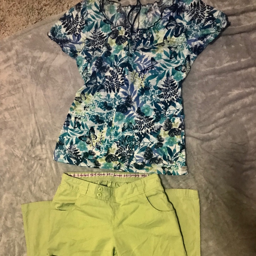 Scrub Set - Picture 4 of 5